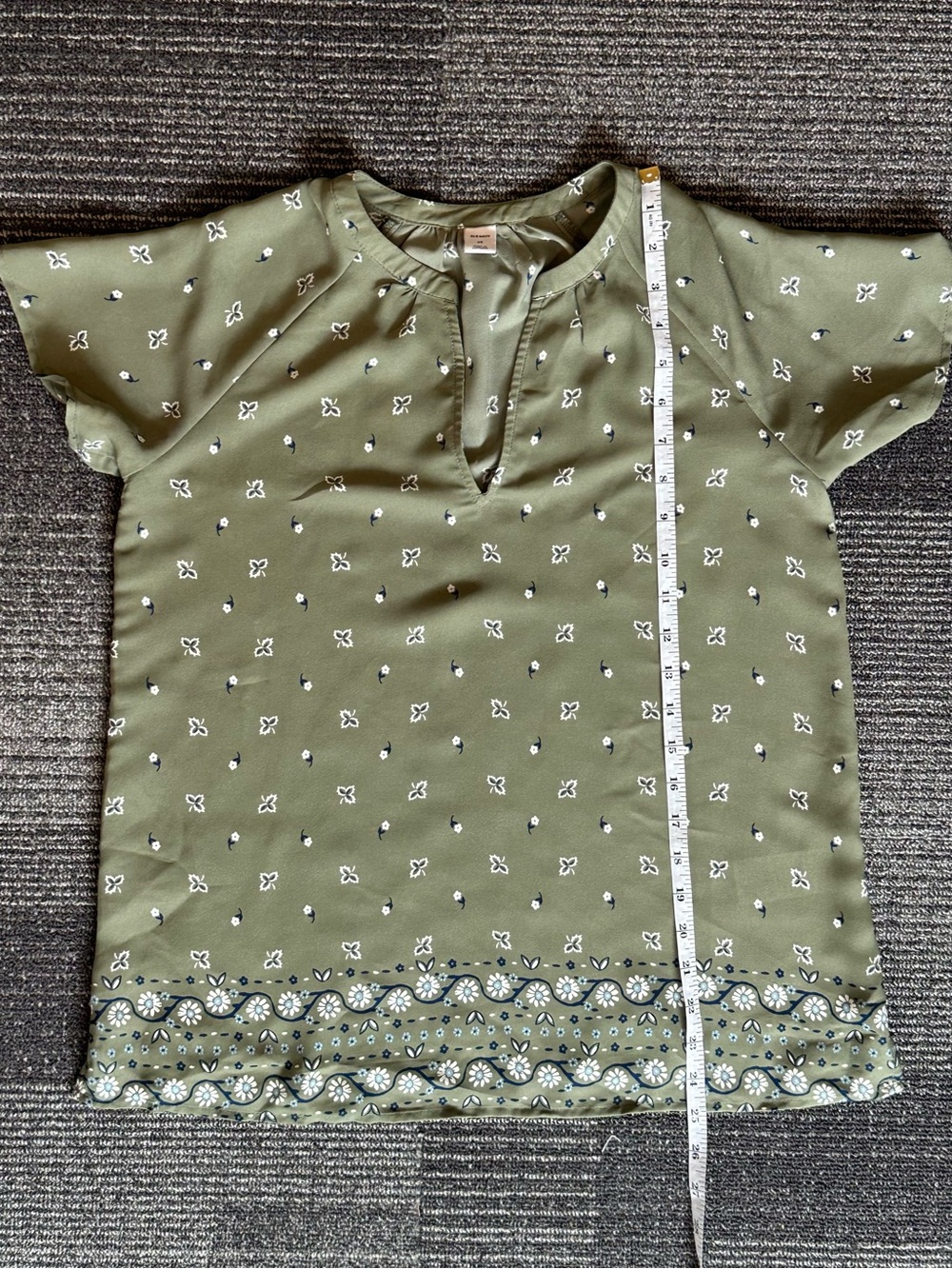 Old Navy Olive Green, Navy and White Floral Bandana V-Neck Blouse | SIZE XS - Picture 5 of 6